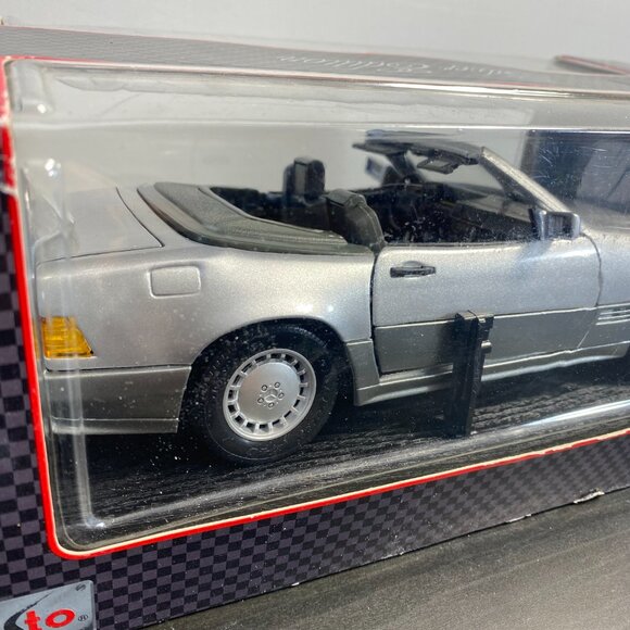 Maisto Silver Edition 1989 Mercedes-Benz 500sl 1:18 Scale Silver, Model Car, Die - Picture 5 of 10